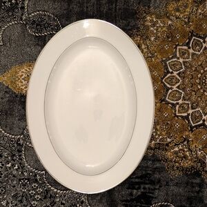Berkeley House Liana Fine China Elegant White Oval Serving Platter 6704 Japan